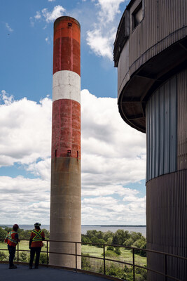 Lafarge Canada's cement plant in Bath (ON). (Photo credit: Ramon Vasconcelos 2022) (CNW Group/Lafarge Canada Inc.)