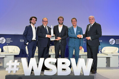 Equatorial Launch Australia signs Sirius Space Services for a series of orbital launches from the Arnhem Space Centre commencing 2026. L-R: Xavier Michel, Head of Launch Site, Sirius; Michael Jones, Group CEO, ELA; Antoine Fourcade, Co-founder and CEO, Sirius; François Maroquene-Froissart, Co-founder and CTO, Sirus; Dr Andrew Walker, Chairman, ELA.
