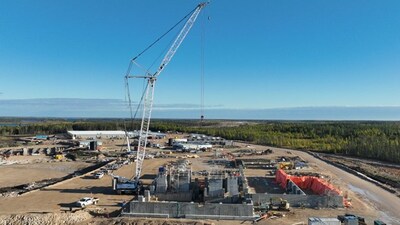 275 Tonne Crane at Site (CNW Group/Foran Mining Corporation)