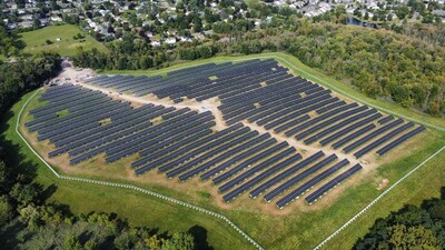 Pictured above: A SolarBank community solar project in New York, part of the Company’s growing portfolio designed to  deliver clean energy solutions to local communities. This is an example of a community solar project and does not depict the Congress Project. (CNW Group/SolarBank Corporation)