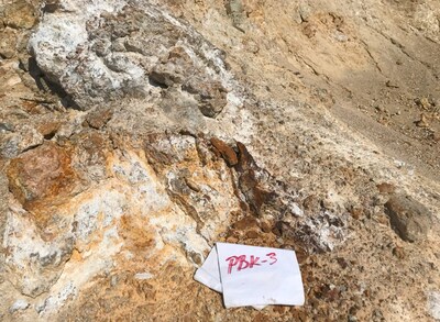 Figure 3. Cross-cutting, oxidized structures (8.48 g/t Ag & 1.63% Pb) in Leadville pit, 2024. (CNW Group/Black Mammoth Metals Corp)