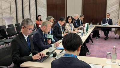 Climate action experts from various countries gathered at the forum, emphasizing the urgency of accelerating energy system decarbonization, expanding renewable energy capacity, and promoting just transitions.