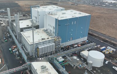 Group14 is building the world’s largest factory for advanced silicon battery material in Moses Lake, WA. Today, the company announced Sionic Energy uses Group14’s SCC55(tm) advanced material to fully displace graphite for a 100% silicon battery designed to achieve a 42% energy density increase.