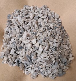 Figure 2: Crushed whole rock pegmatite with 15% non-pegmatite host rock dilution – 1.05% Li2O (left); DMS spodumene concentrate feed for the downstream test work – 6.2% Li2O and 0.60% Fe2O3 (right). (CNW Group/Patriot Battery Metals Inc.) Figure 2: Crushed whole rock pegmatite with 15% non-pegmatite host rock dilution – 1.05% Li2O (left); DMS spodumene concentrate feed for the downstream test work – 6.2% Li2O and 0.60% Fe2O3 (right). (CNW Group/Patriot Battery Metals Inc.)