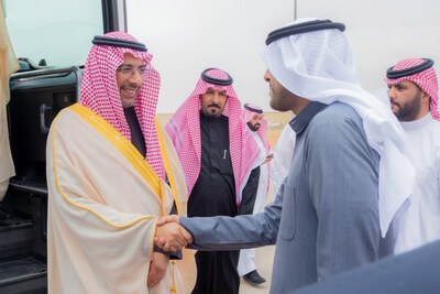 Abdullateef Al Sharikh, VP at Alghanim Industries welcoming Minister of Industry (PRNewsfoto/Alghanim Industries)