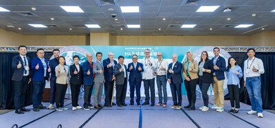 The VIP Group Photo of the Bicycling Alliance for Sustainability (BAS) at Taipei Cycle Show.
