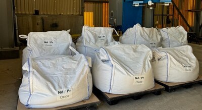 One (1) tonne ‘supersacks’ of finished NdPr oxide produced at Energy Fuels’ White Mesa Mill in Utah. (CNW Group/Energy Fuels Inc.)