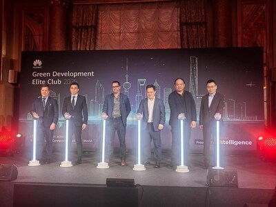 Ting Serafica, Globe Vice President for Common Infra Planning and Engineering, joins the Green Network Index launch in Barcelona, Spain, March 3, 2025, symbolizing the company’s commitment to the implementation of the GSMA Green Network Index, a new industry-shaping initiative that sets new benchmarks for network sustainability.