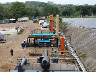 Operating mobile plant at Brujo platform (CNW Group/NG Energy International Corp.)