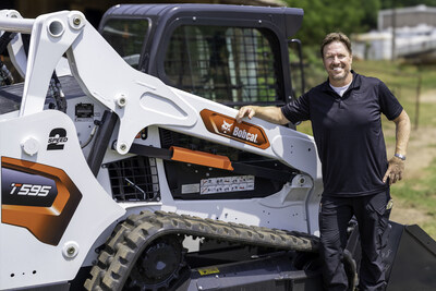 Home renovation expert and cowboy-at-heart, Chip Gaines, rolled up with a big surprise for a hometown hero: U.S. veteran and founder of Hoof Haven Sanctuary, Jason Shields. To kick off Bobcat’s 2025 Work Worth Doing campaign, a nationwide initiative celebrating everyday changemakers, Chip handed over the keys to a brand-new Bobcat Compact Loader to honor Jason’s tireless work rescuing horses and uplifting his community.