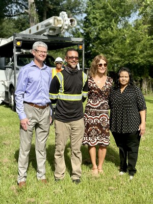Sterling Neblett, CITGO Vice President and General Manager, Lake Charles Refinery; Chad Victorian, Victorian Enterprises; Denise Durel, United Way of Southwest Louisiana President and CEO; and Diedre King, homeowner.