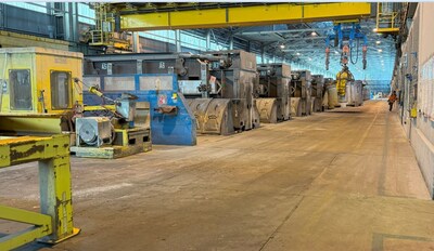 Aluminum plant (CNW Group/Unifor)
