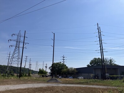 FirstEnergy crews in Summit County, Ohio, are using a temporary setup called a “shoo-fly” (pictured) to keep power flowing to 12,000 customers while a major substation upgrade is underway in East Akron. The wooden poles and wires act like jumper cables, allowing construction to continue without service interruptions.