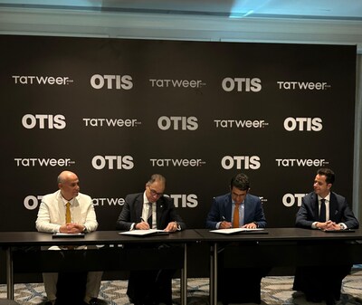 From left to right: Eng. Baher Ayoub, Senior Vice President, CEO Projects & Board Member at Tatweer Misr, Dr. Ahmed Shalaby, Co-Founder, President & CEO of Tatweer Misr, João Penedo, Otis Senior Vice President for Iberia, Africa, and the Middle East and Gabriele Agostini, Managing Director of Otis in Egypt.