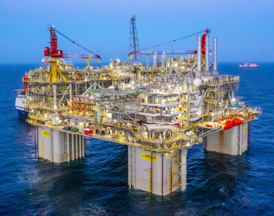 bp successfully started up the Argos Southwest Extension project, which adds 20,000 barrels of oil equivalent per day (boe/d) of gross peak annualized average production. Argos, which began production in 2023, is bp’s fifth operated production platform in the Gulf of America with a gross production capacity of up to 140,000 barrels of oil per day.