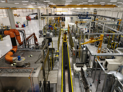AGCO Power’s Linnavuori factory in Finland, expanded with a €54 million investment, now features state-of-the-art machining and remanufacturing facilities. The site leads in sustainable power generation and circular economy practices, supporting farmers worldwide with innovative engine solutions. Image shows a view of the facility's machining hall.