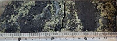 Figure 2: Cu-Au mineralization on drill hole DDH2505T024 (117.64m depth). (CNW Group/Bravo Mining Corp.)