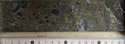 Figure 7: Cu-Ni mineralization in drill hole DDH2516T007 (72.0m to 72.45m depth). Results pending. (CNW Group/Bravo Mining Corp.)
