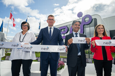 Estonia Magnet Plant Opening - Special guest close-up of group ribbon cutting (CNW Group/Neo Performance Materials, Inc.)