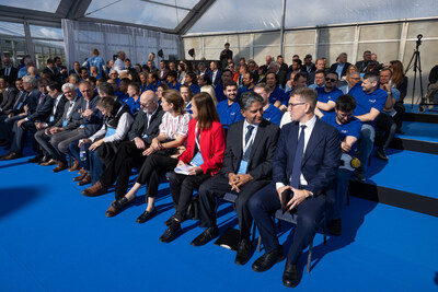 Estonia Magnet Plant Opening - Attendee photo of special guest (CNW Group/Neo Performance Materials, Inc.)