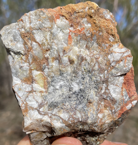 LC0004 31.50g/t Au + 114g/t Ag from Josephine Moulder North (quartz breccia with abundant arsenopyrite and minor scorodite)