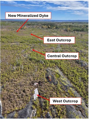 Figure 1 : Looking East – View of the Mineralized Corridor (CNW Group/Comet Lithium Corporation)