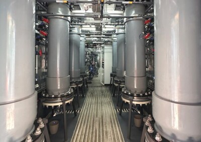 Summit's denaLi™ DLE multi-column system (CNW Group/Summit Nanotech)