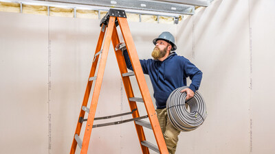 From lighter loads to smoother installation, Copperweld® Copper-Clad Aluminum (CCA) Metal-Clad Cable is engineered for efficiency in motion.