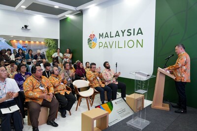 YB Dato’ Sri Huang Tiong Sii, Deputy Minister of Natural Resources and Environmental Sustainability delivering his opening speech for the opening of Week 2 at the Malaysia Pavilion and the launch of NDC 3.0 in the presence of local and international delegates at COP30