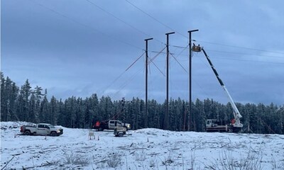 Conduit Stringing on a Section of the Transmission Line Along the McIlvenna Bay Road (CNW Group/Foran Mining Corporation)
