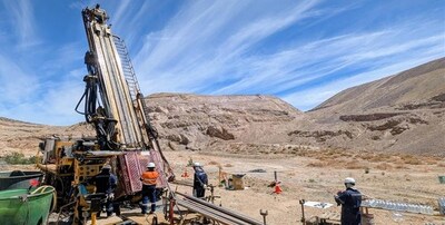 Drilling Confirms Large, Higher-Grade Core from Near-Surface at La Verde (CNW Group/Hot Chili Limited) Drilling Confirms Large, Higher-Grade Core from Near-Surface at La Verde (CNW Group/Hot Chili Limited)