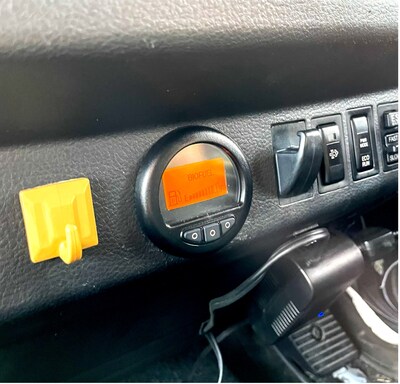 The Optimus Technologies Vector System user interface and fuel gauge provides drivers with real-time visibility and control of 100% biodiesel (B100) operation - shown here on a Hino truck undergoing testing in Japan in collaboration with Mitsui & Co. The Optimus Technologies Vector System user interface and fuel gauge provides drivers with real-time visibility and control of 100% biodiesel (B100) operation - shown here on a Hino truck undergoing testing in Japan in collaboration with Mitsui & Co.