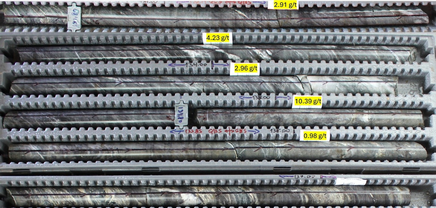 25DDH-SEL-039, from 132 - 137 m, proving that the Jons Trend zone extends for 750 m along strike and remains open.