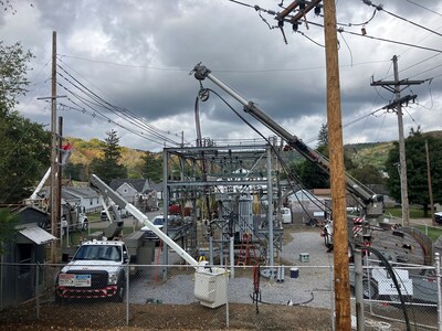 FirstEnergy Pennsylvania crews recently installed new underground lines that connect to the Bradford West Substation. These new lines can carry more power, which helps make the system stronger and more reliable. They also give grid operators more flexibility to switch customers to a different line if there’s ever an issue with the one that normally serves their home or business.