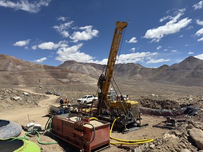 Image 2. Drill rig view, looking north. In the background, Cerro Campamento (CNW Group/Orvana Minerals Corp.)