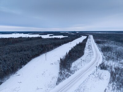 Transmission Line Construction (CNW Group/Foran Mining Corporation)