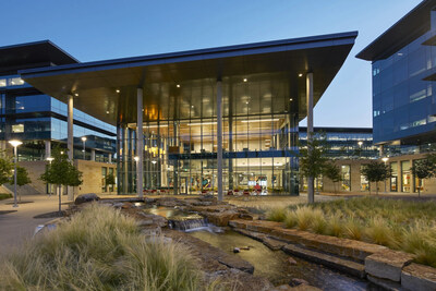Armetco's RS4 Aluminum Composite Cladding on the Toyota Motor North America headquarters in Plano, Texas. Architect: Corgan. Armetco's RS4 Aluminum Composite Cladding on the Toyota Motor North America headquarters in Plano, Texas. Architect: Corgan.