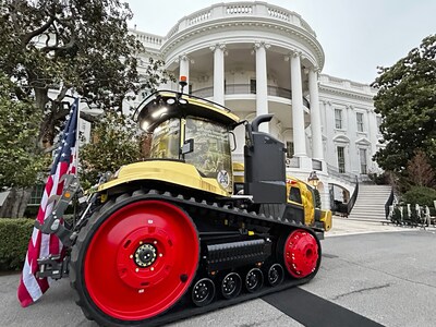 Honoring America’s farmers: The Fendt® golden tractor shines at the White House in Washington, D.C.