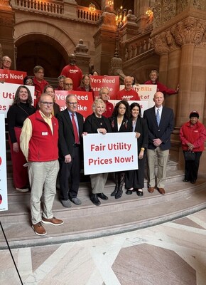 From left to right:
Bill McDonald, AARP New York State President; Assemblymember Jeffrey Dinowitz; Assemblymember Didi Barrett; Assemblymember Michaelle C. Solages; Assemblymember Gabriella A. Romero; and Bill Ferris, AARP New York Legislative Representative, together with a group of AARP New York volunteers, during the presentation of a new AARP New York survey on the challenges of energy affordability in New York. 
Photo courtesy of AARP New York.