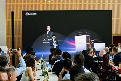 Dr. Yang Bo, CEO of Hoymiles, delivered the opening speech at the HiBattery 4020 X launch event