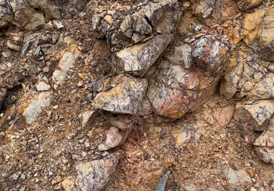 Figure 2 – Strong Hematite-bearing Claron in Road-Cut at Mineral Mountain. (CNW Group/Black Mammoth Metals Corp)